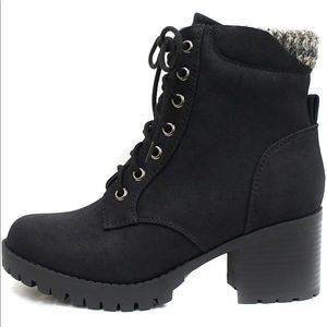Soda Lug Sole Chunky Heel Combat Ankle Lace up Boot - Black, Sz 7